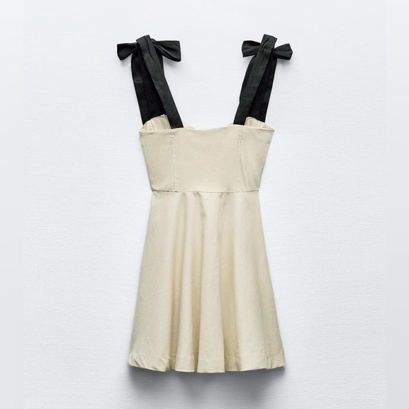 ZARA BLOGGERS’ FAVORITE RUFFLED MINI DRESS - Picture 14 of 16